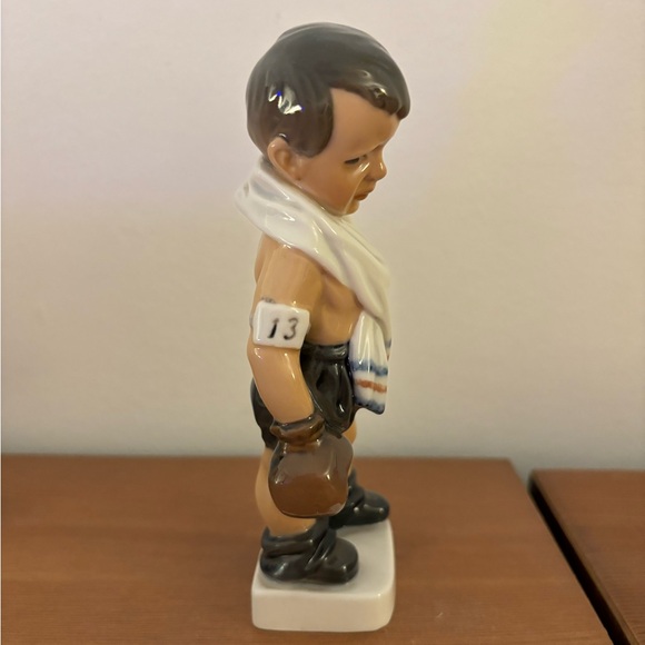 Royal Copenhagen Dahl Jensen Deadly Boxer 1069 - Picture 2 of 5